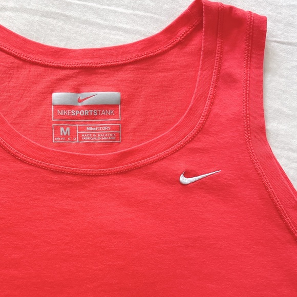 Women’s Nike Fit Dry Sports Tank - Picture 4 of 5